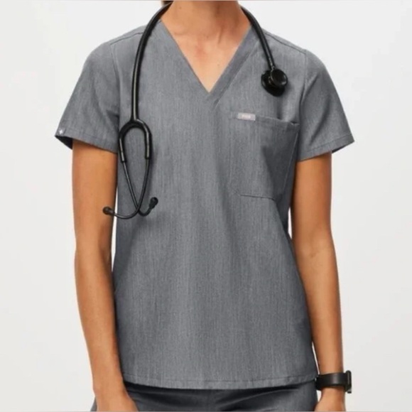 Figs Catarina One Pocket Charcoal V-Neck Tee size XS - Picture 2 of 11